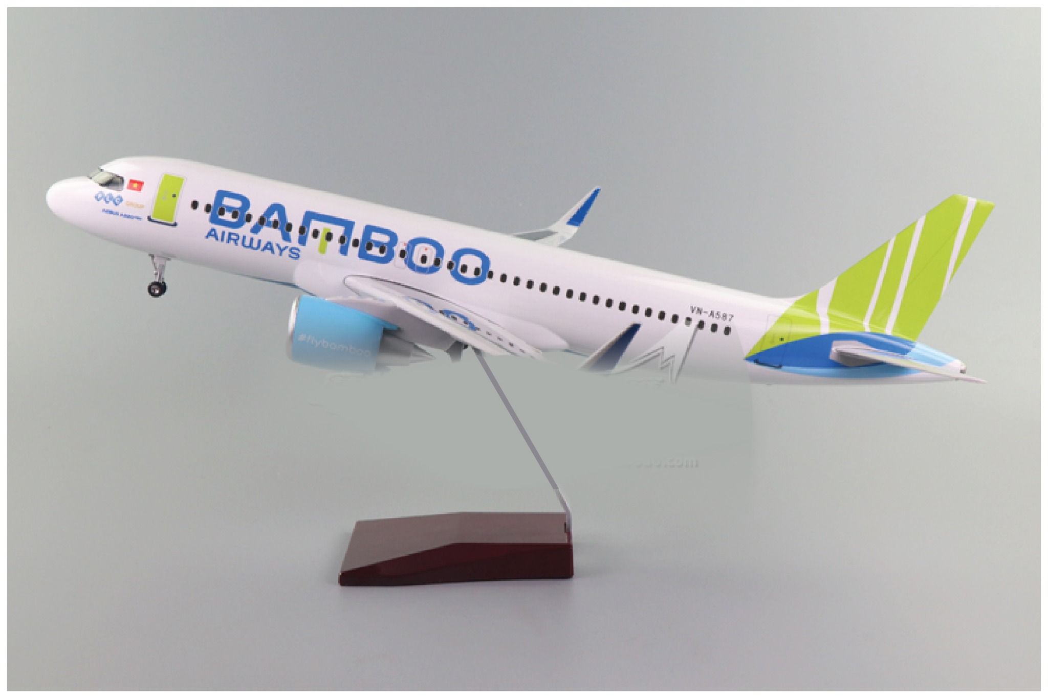  Mô hình máy bay Bamboo Airlines Air Airbus A320 47cm 1:130 có đèn led tự động theo tiếng vỗ tay hoặc chạm MB47004 