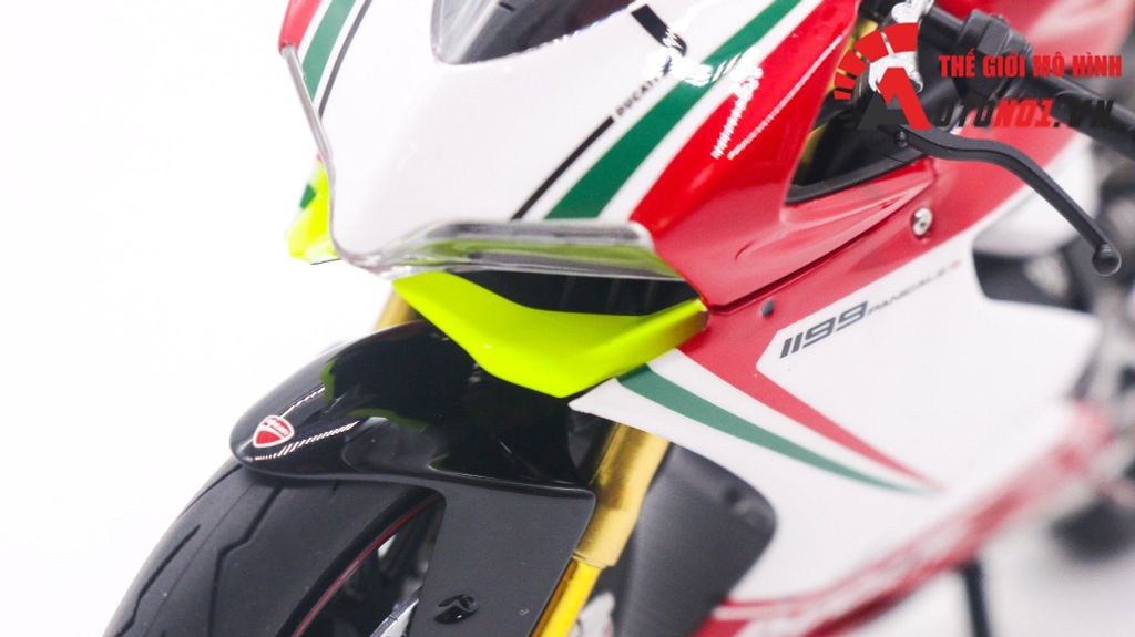 Mô hình xe cao cấp Ducati 1199 Panigale tricolor 1:12 Tamiya D227E