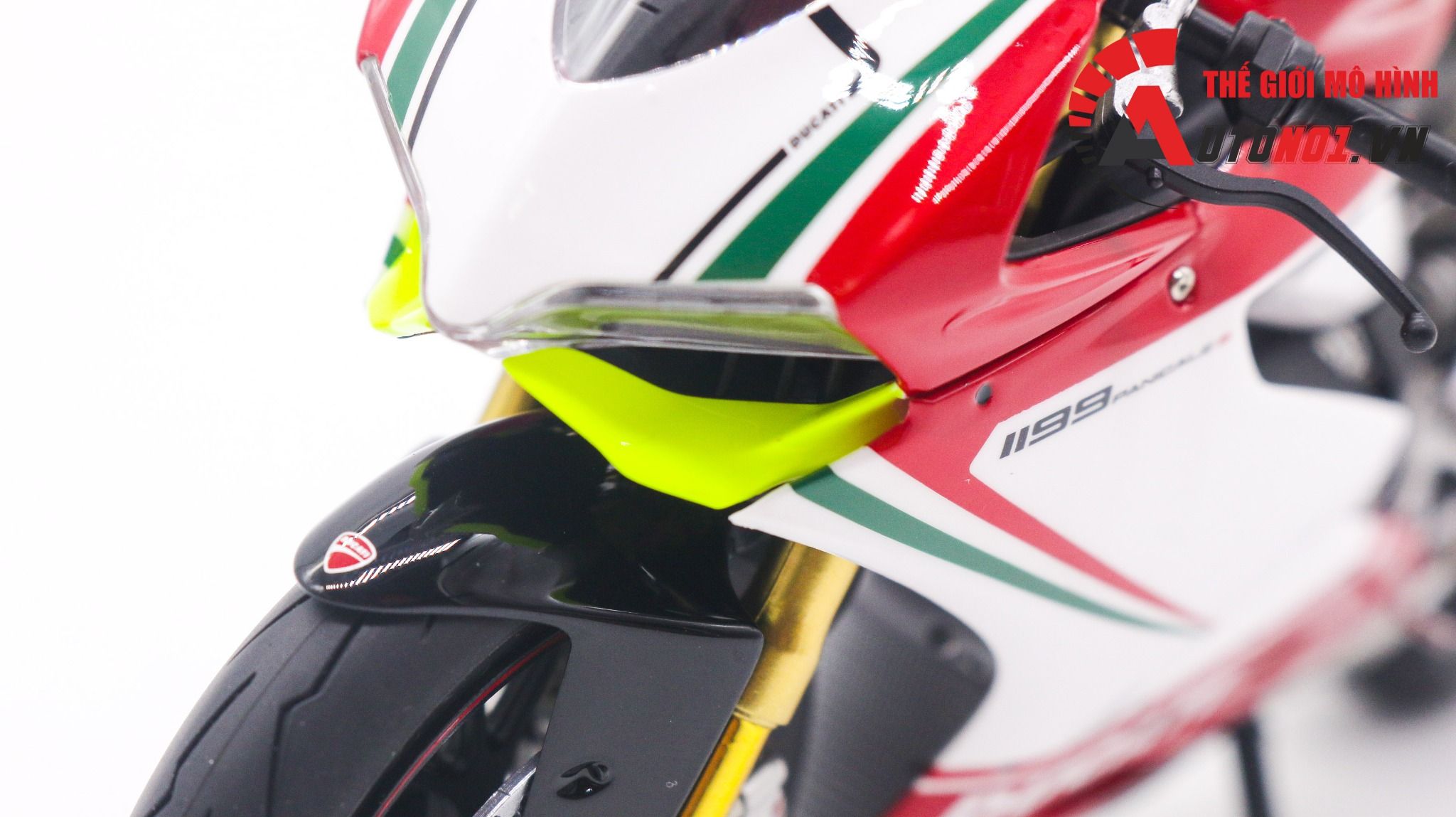  Mô hình xe cao cấp Ducati 1199 Panigale tricolor 1:12 Tamiya D227E 