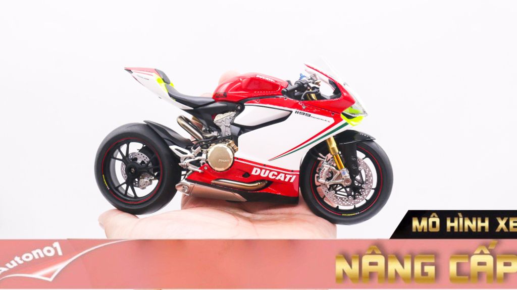 Mô hình xe cao cấp Ducati 1199 Panigale tricolor 1:12 Tamiya D227E