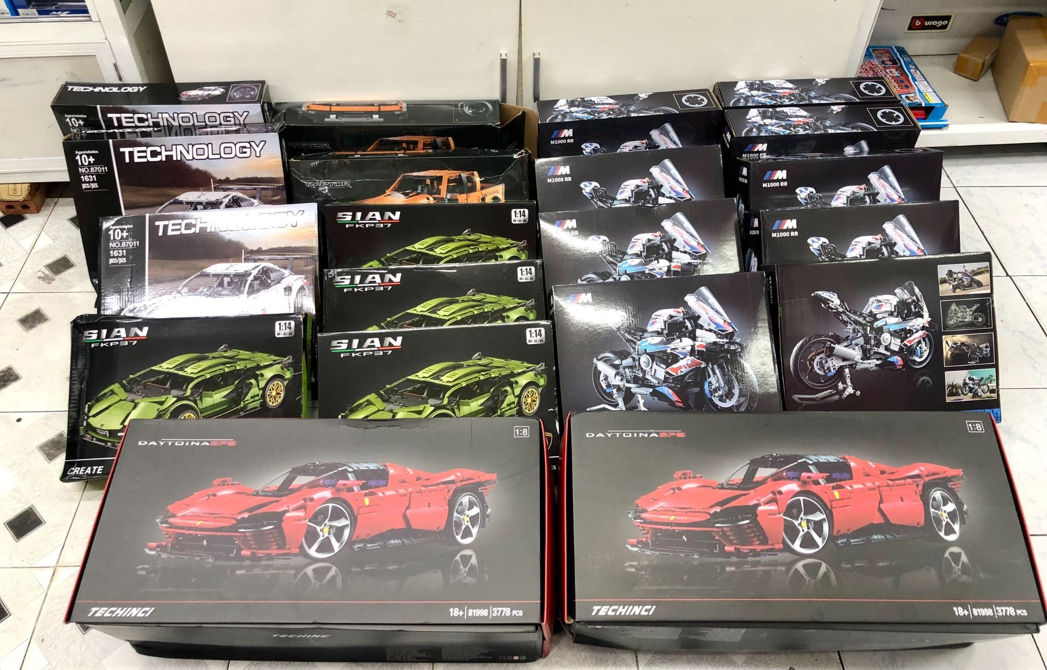 Mô hình xe ô tô lắp ghép Lamborghini Sian green 1250 pcs tỉ lệ 1:14 LG018