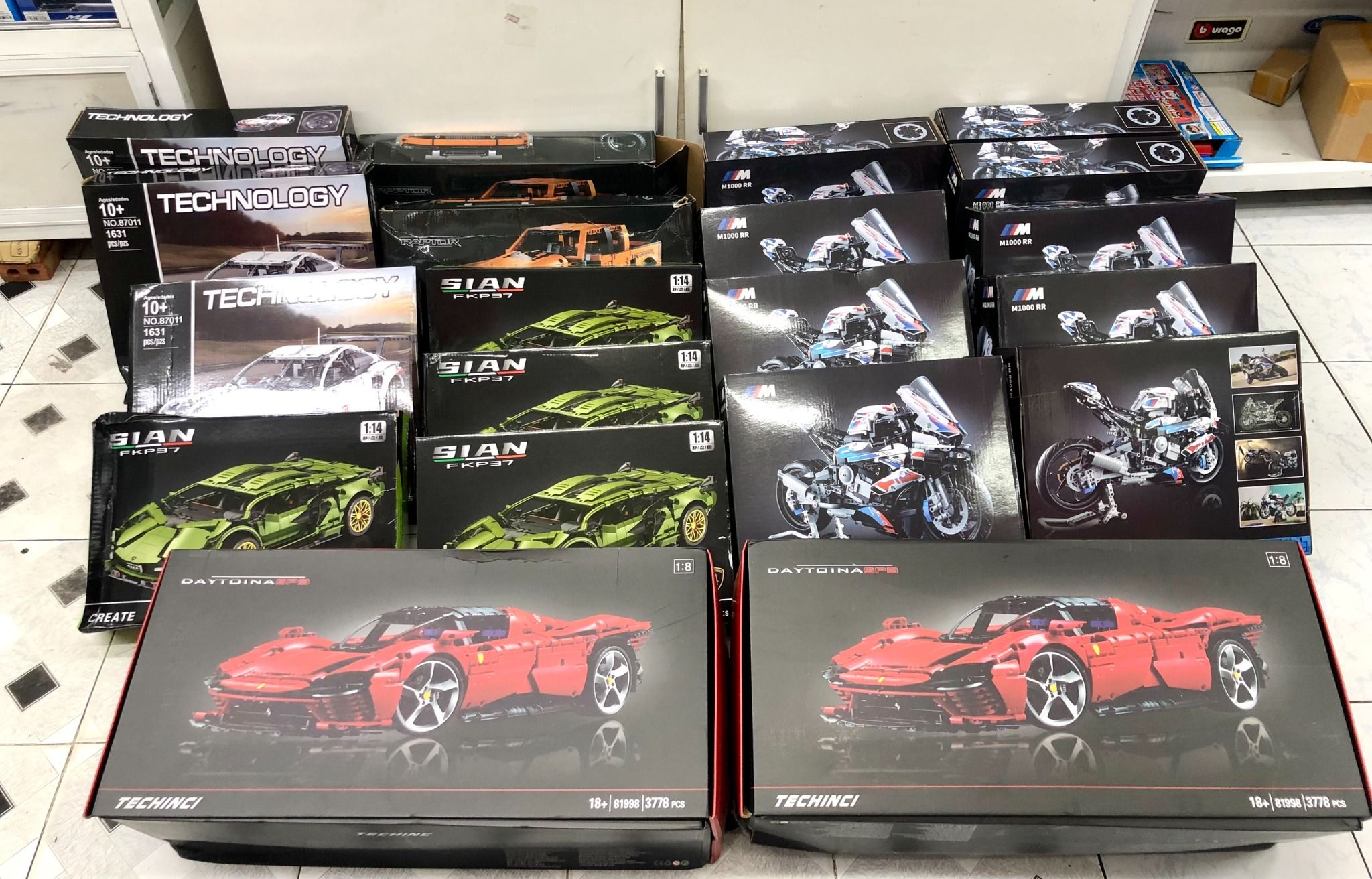  Mô hình xe ô tô lắp ghép Lamborghini Sian green 1250 pcs tỉ lệ 1:14 LG018 