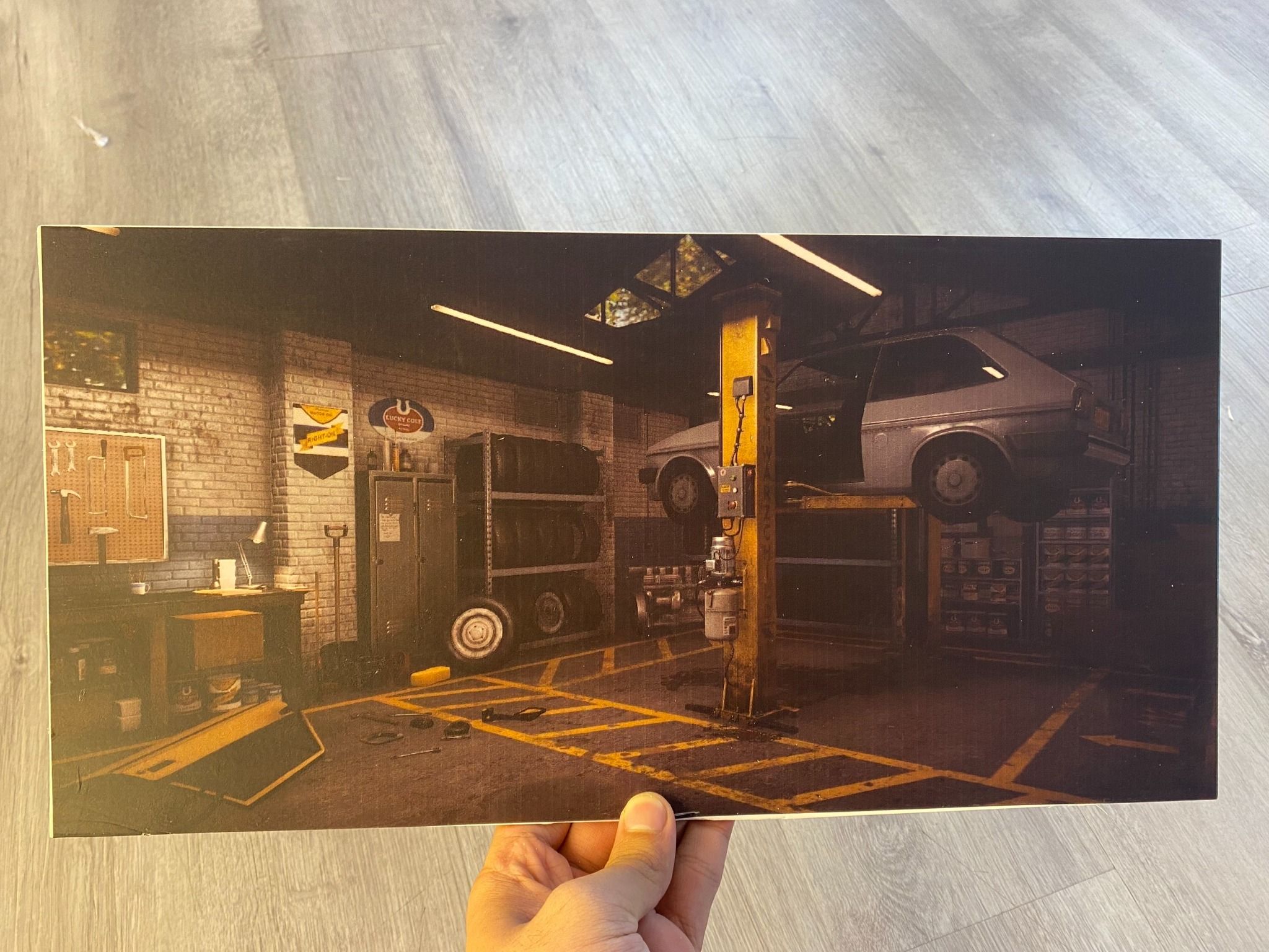 Diorama trưng bày 1 mặt background Nhà kho old garage dark gray dành cho mô hình DR018