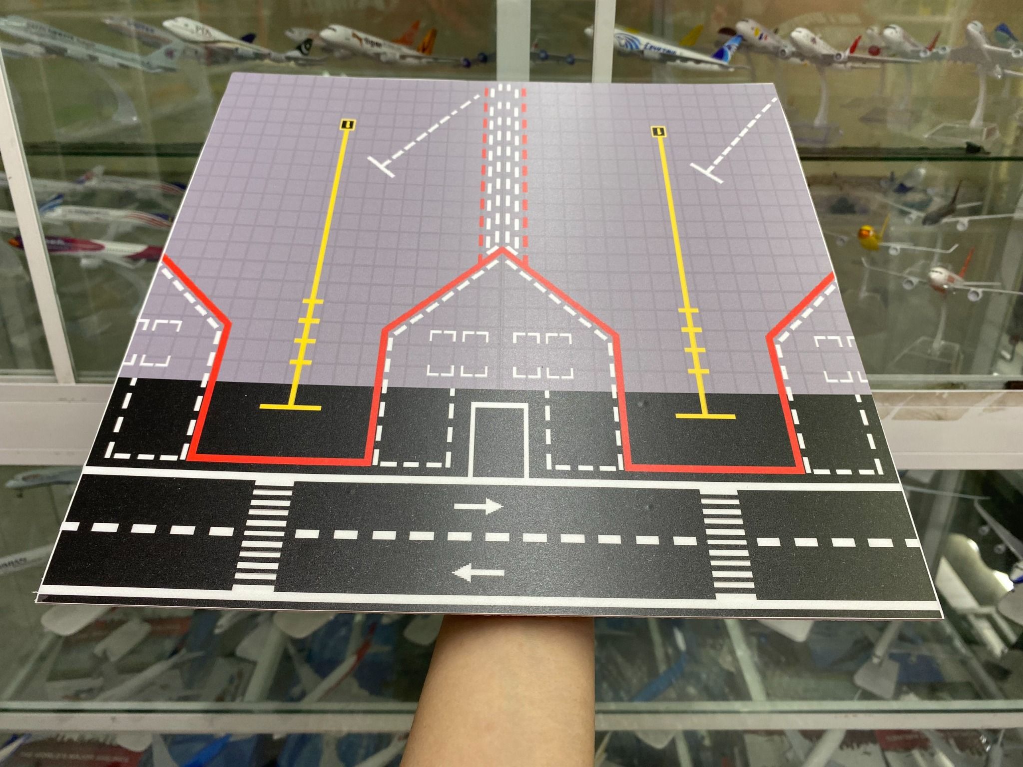 Diorama airport mô hình đường băng bãi đáp cho máy bay 16cm DR026