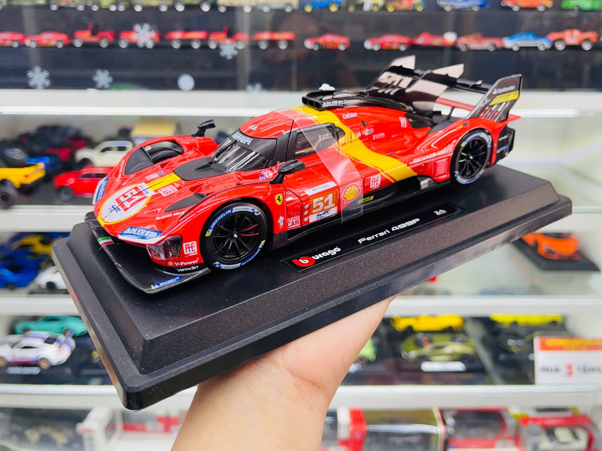 Mô hình xe Ferrari 499P 3.0L turbo V6 #51 team Ferrari Corse 24h Le Mans 2023 tỉ lệ 1:24 Bburago 18-26309 OT467