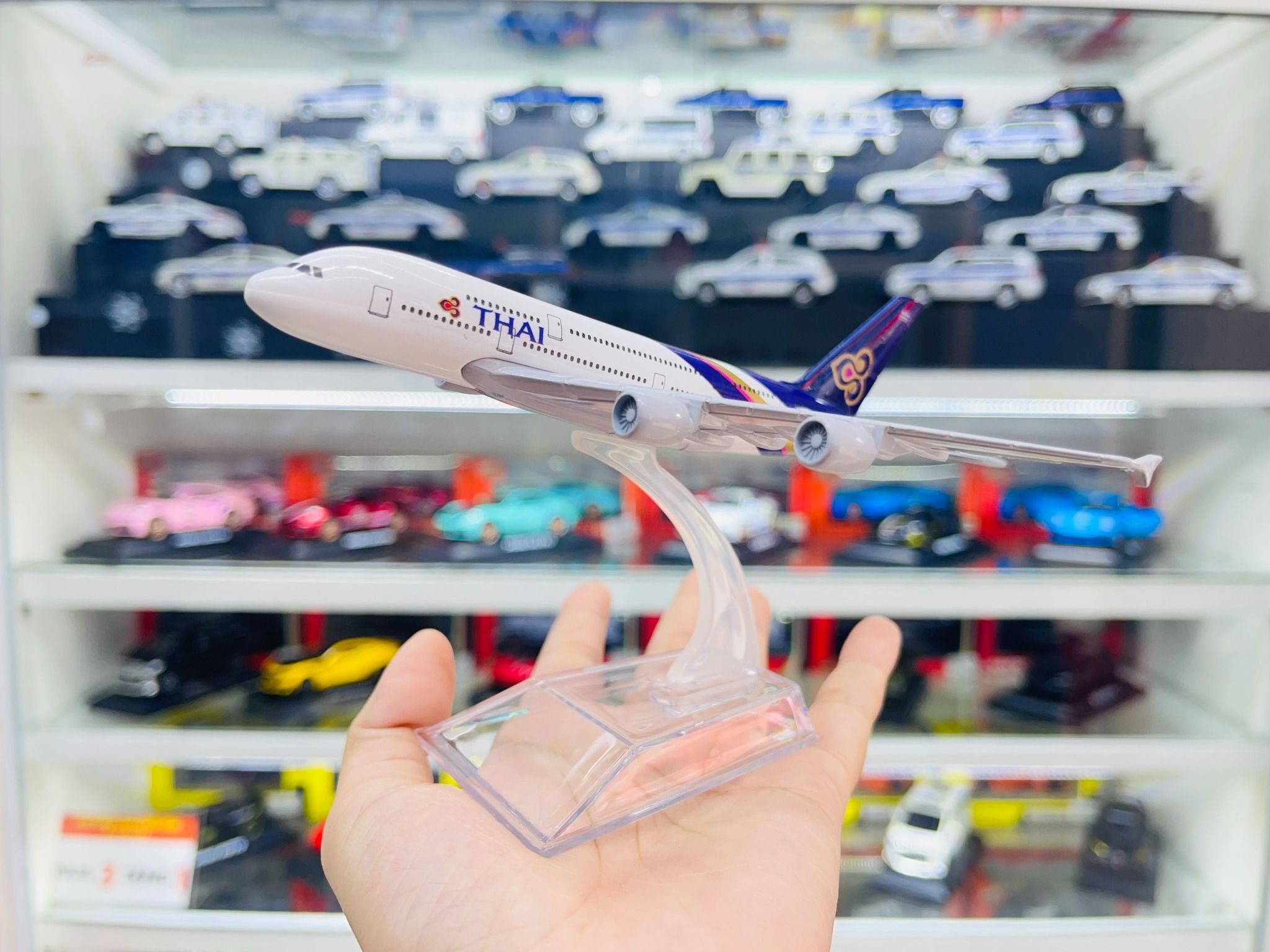 Mô hình máy bay Thai Airways Airbus A380 16cm MB16092