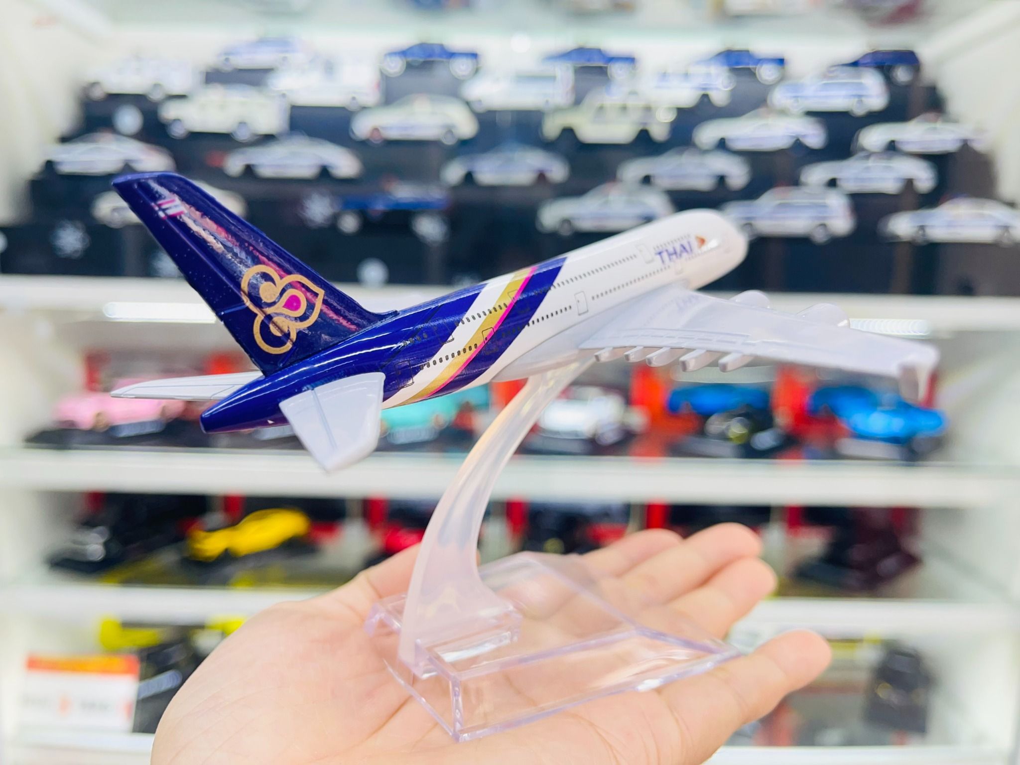 Mô hình máy bay Thai Airways Airbus A380 16cm MB16092