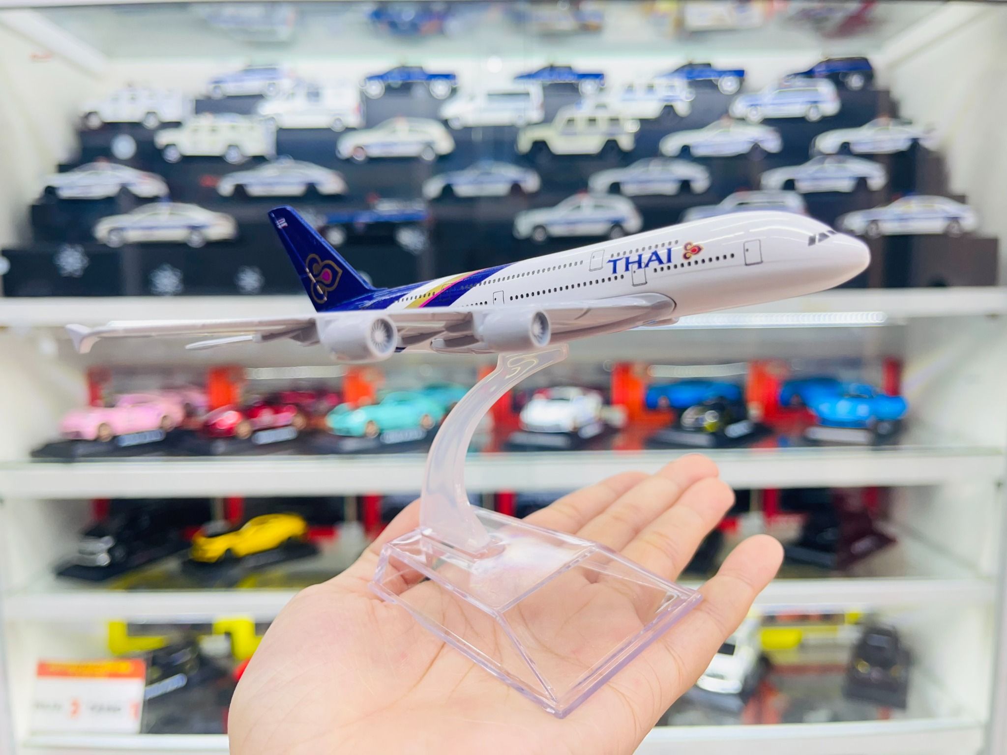 Mô hình máy bay Thai Airways Airbus A380 16cm MB16092