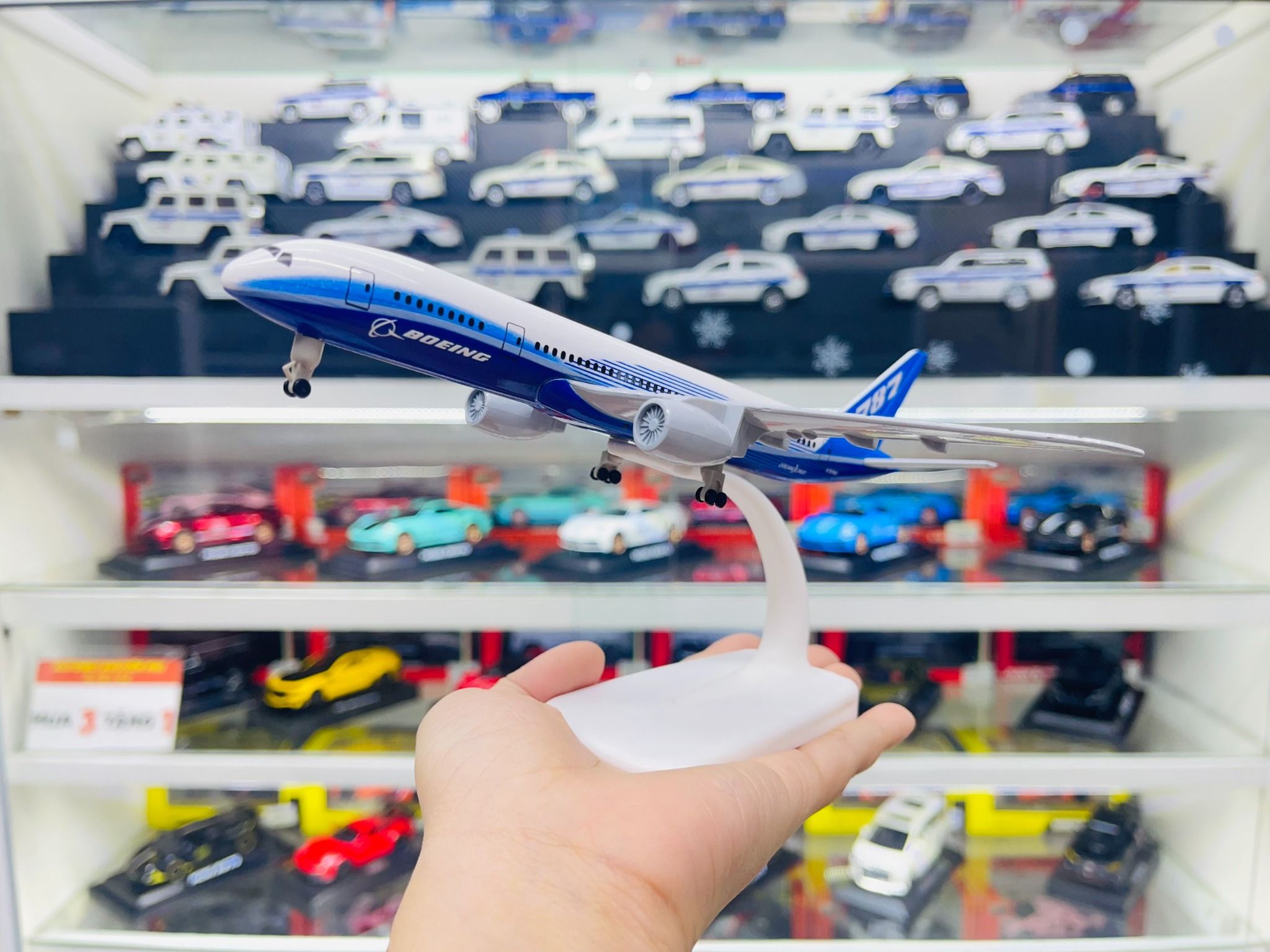 Mô hình máy bay USA Boeing B787 có bánh xe 20cm MB20065
