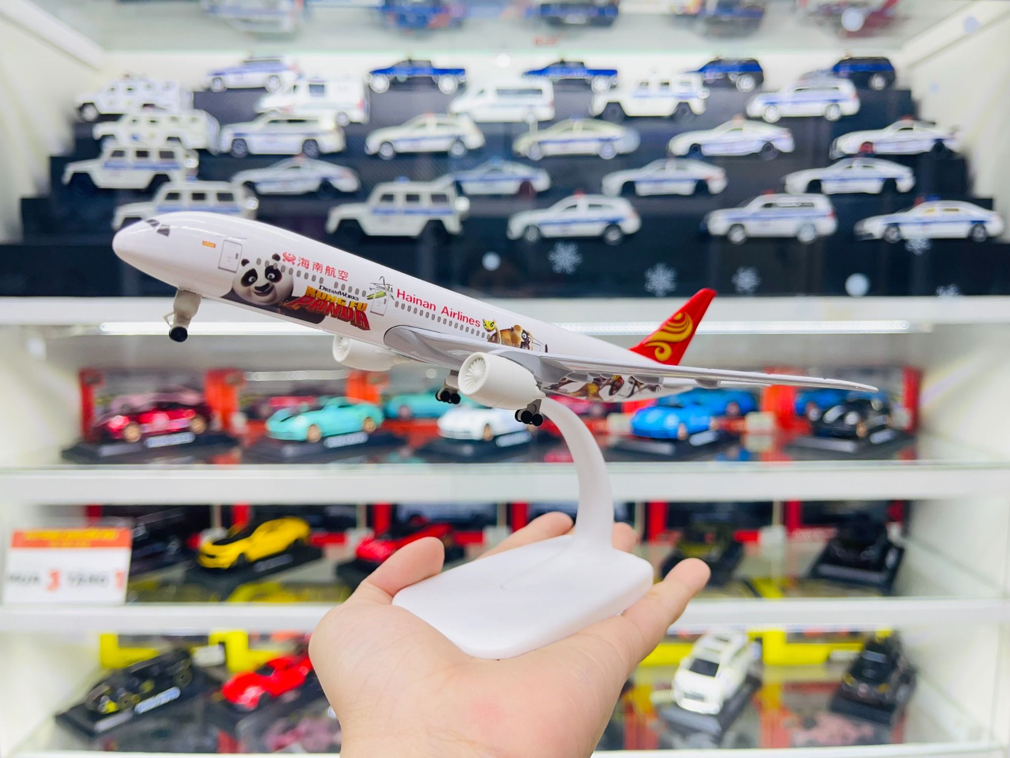 Mô hình máy bay Hainan Panda Boeing B787 white kích thước 20cm MB20113
