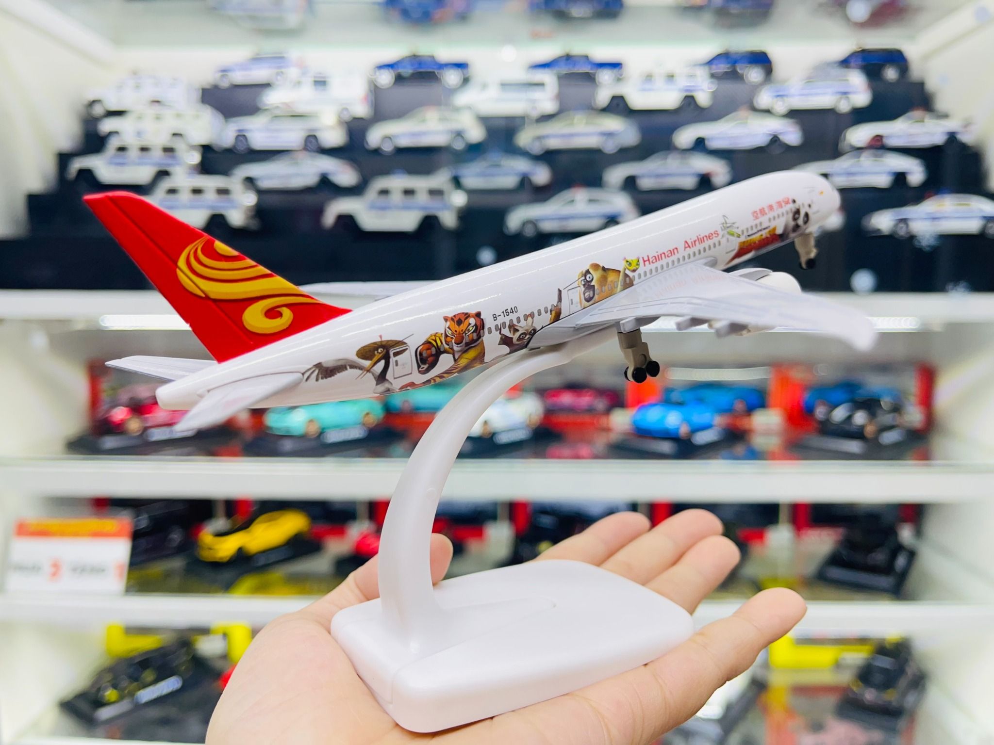 Mô hình máy bay Hainan Panda Boeing B787 white kích thước 20cm MB20113