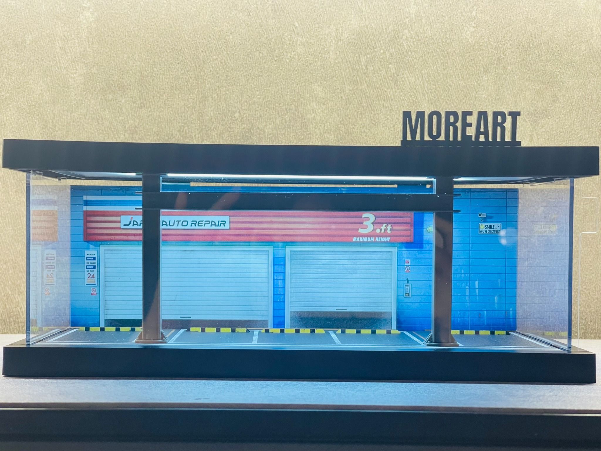 Hộp trưng bày mô phỏng hầm đỗ xe có đèn, mica, kèm dây đèn, C tỉ lệ 1:64 MoreArt MO960115