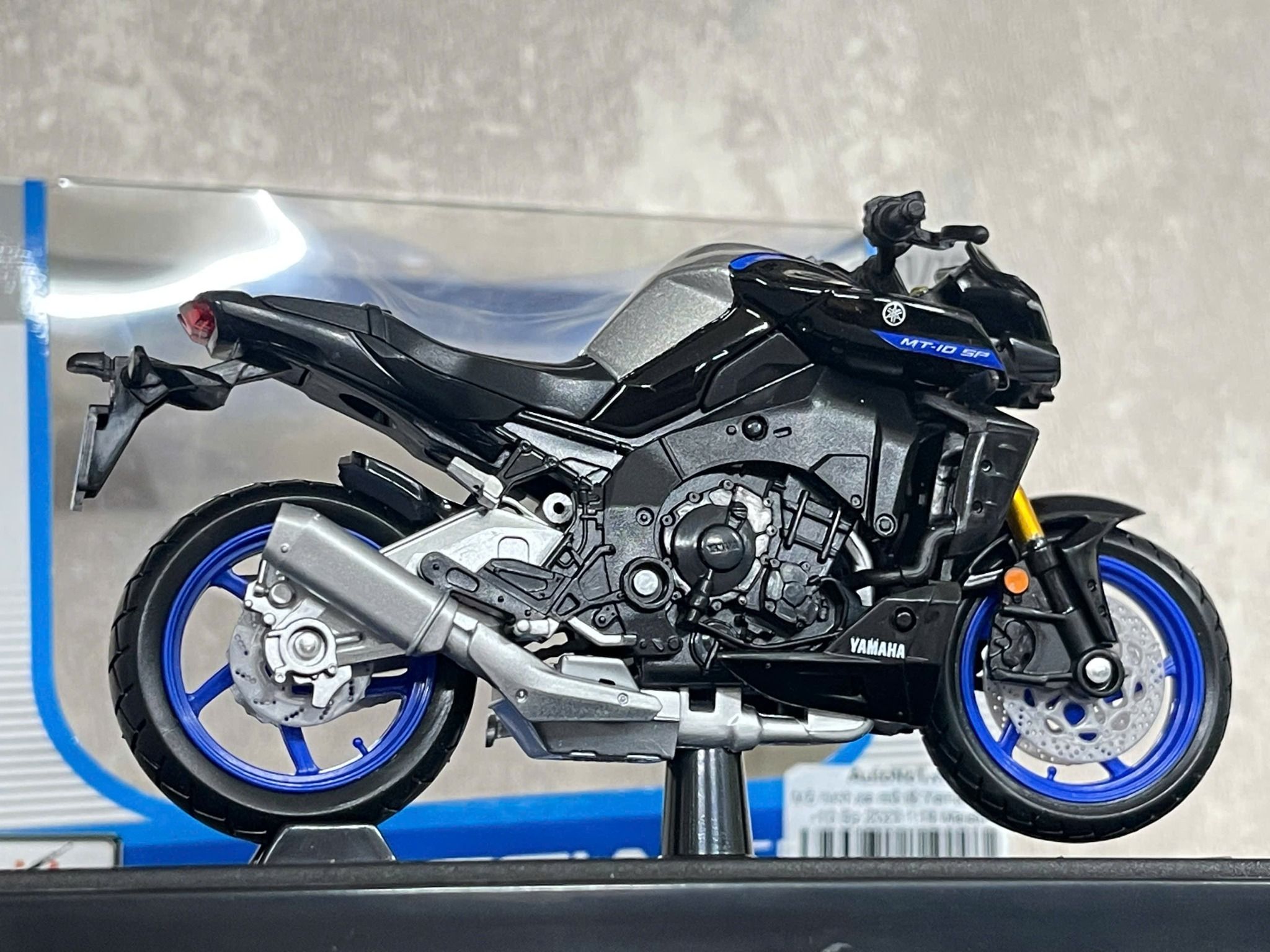 Mô hình xe mô tô Yamaha MT-10 Sp 2023 1:18 Maisto 39047 MT18003