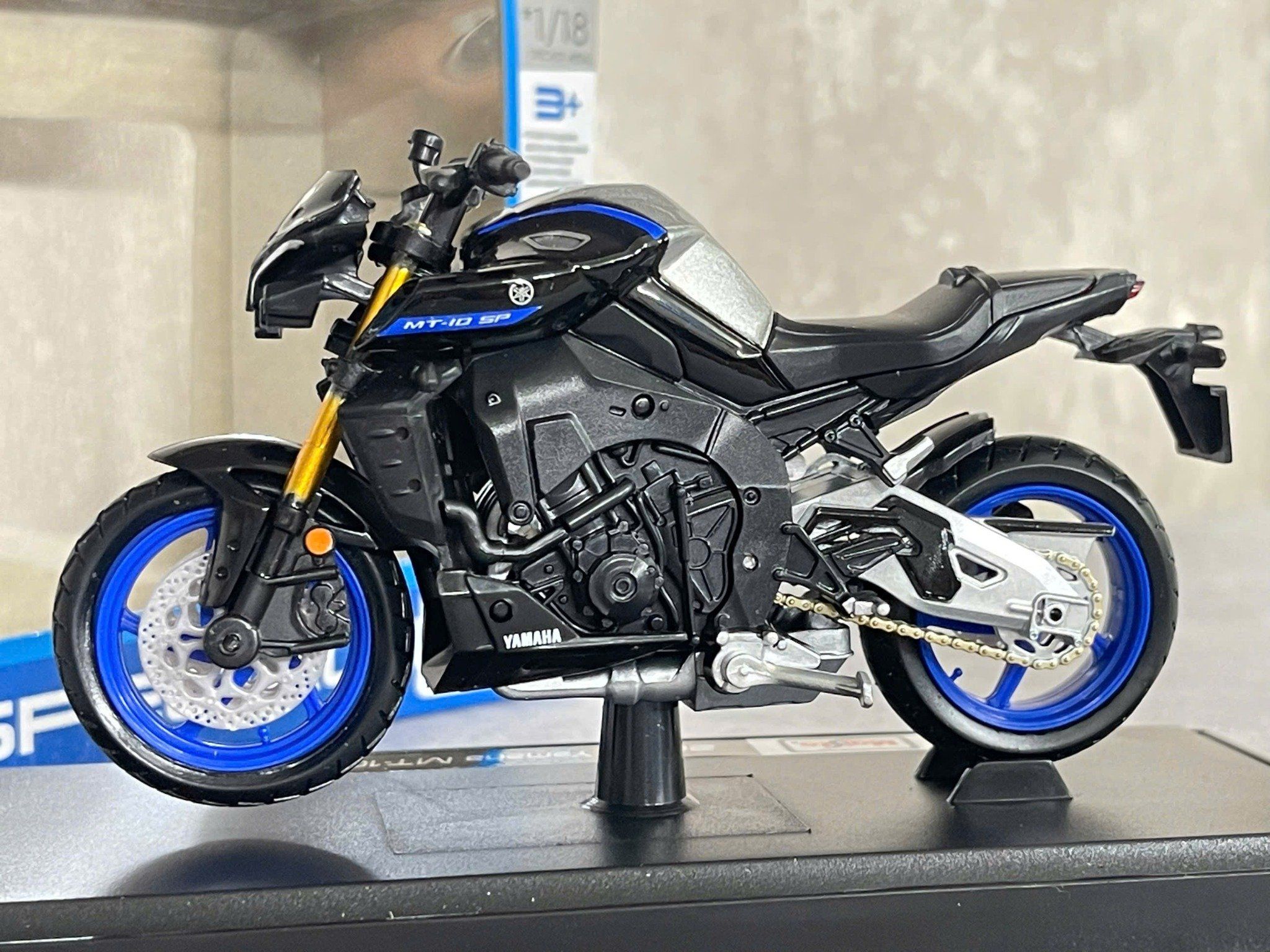 Mô hình xe mô tô Yamaha MT-10 Sp 2023 1:18 Maisto 39047 MT18003