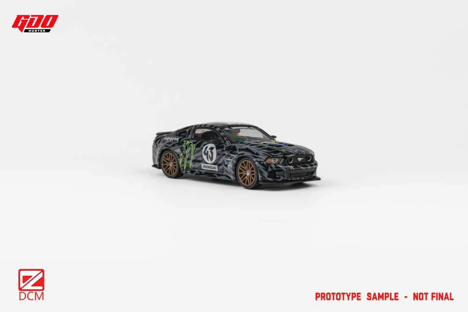 Mô hình xe Ford Mustang 2014 The second batch of two paint jobs tỉ lệ 1:64 GDO Hunter x DCM OT64106