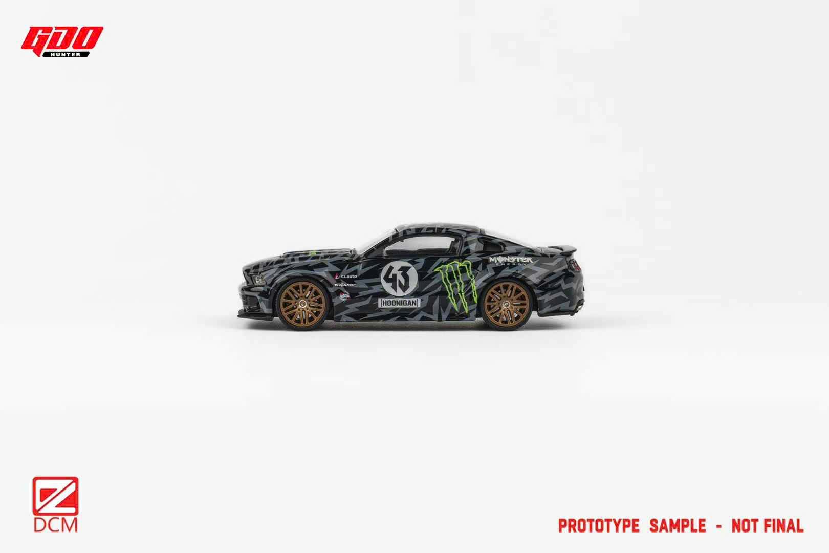 Mô hình xe Ford Mustang 2014 The second batch of two paint jobs tỉ lệ 1:64 GDO Hunter x DCM OT64106