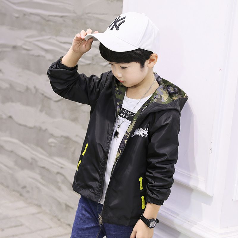 Áo khoác bé trai TrueKids, áo khoác bé trai hai mặt chất kaki dù