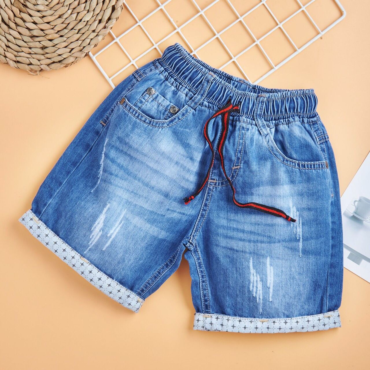  Quần jean trẻ em TrueKids, quần short jean cho bé trai wash xước 