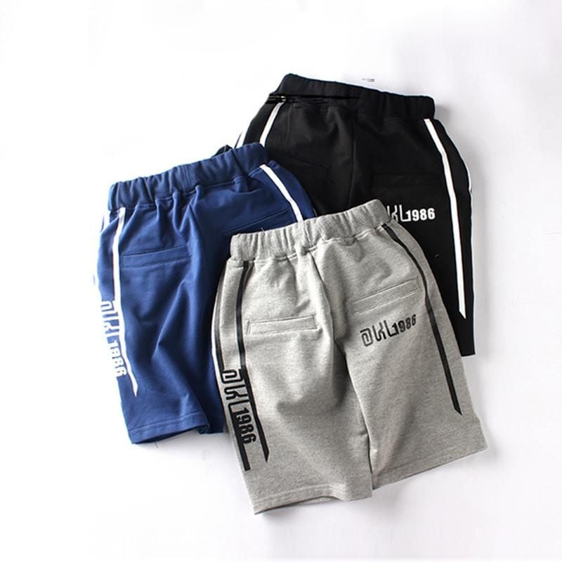Quần thun trẻ em size đại TrueKids, Quần short thun cho bé trai phối chữ AKL 1986