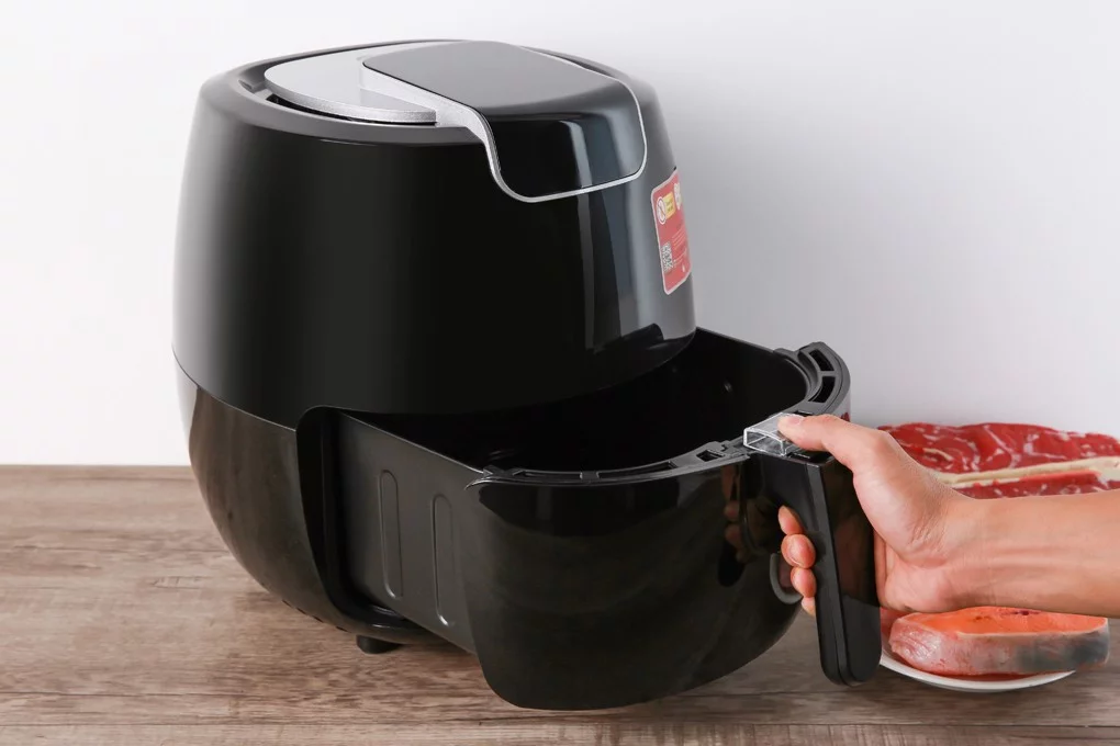Nồi chiên không dầu điện tử Mishio MK165 5.5L – Màu đen