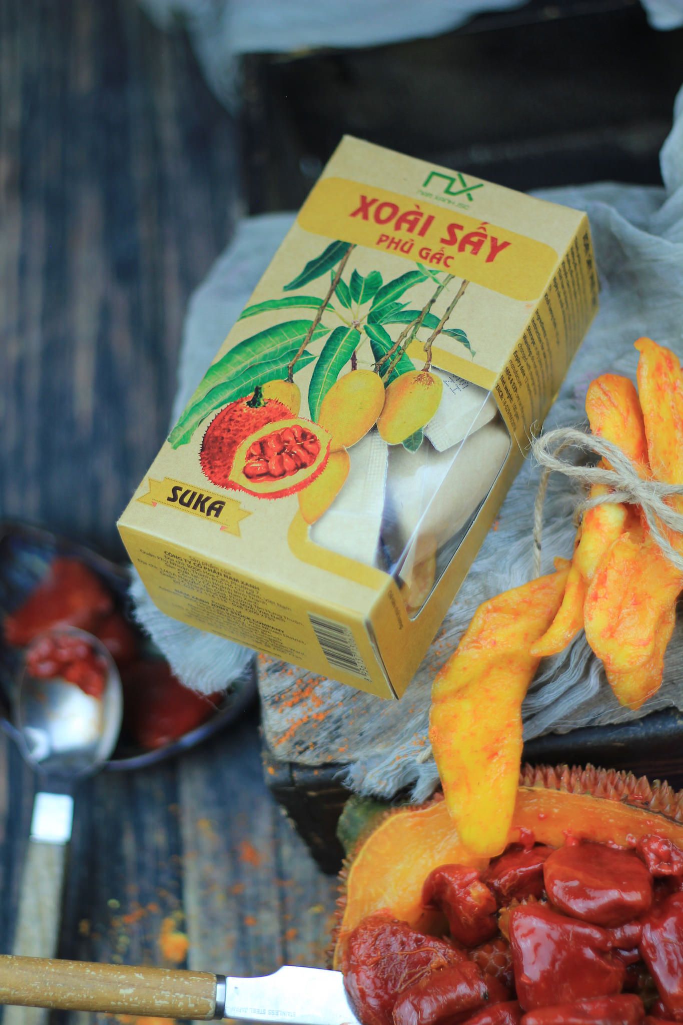 Hộp Xoài sấy phủ gấc Nam Xanh 100g