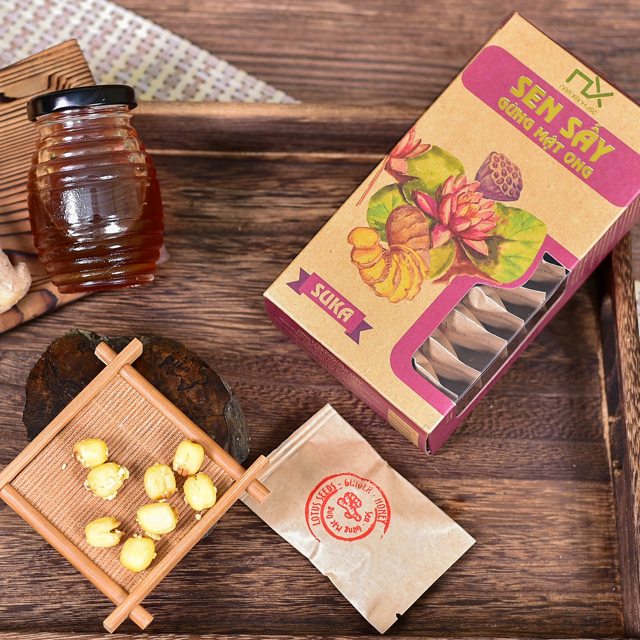 Hộp Hạt sen sấy gừng mật ong Nam Xanh 65g (100g)