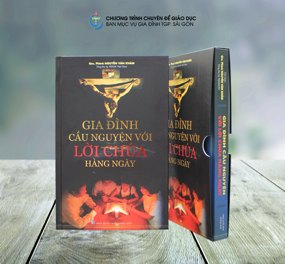 GIA ĐÌNH CẦU NGUYỆN VỚI LỜI CHÚA 2020