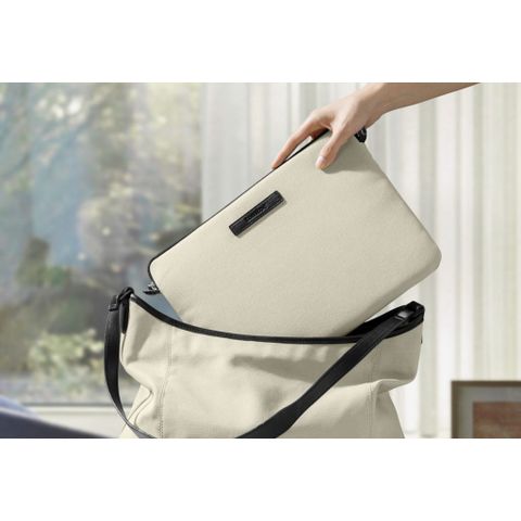  COMBO TÚI XÁCH VÀ TÚI CHỐNG SỐC TOMTOC (USA) VERSATILE-T28 LAPTOP TOTE 