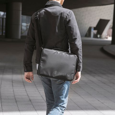  TÚI ĐEO CHÉO TOMTOC (USA) URBAN CODURA SHOULDER BAGS Dành Cho MACBOOK 13/14/15/16 Inch 