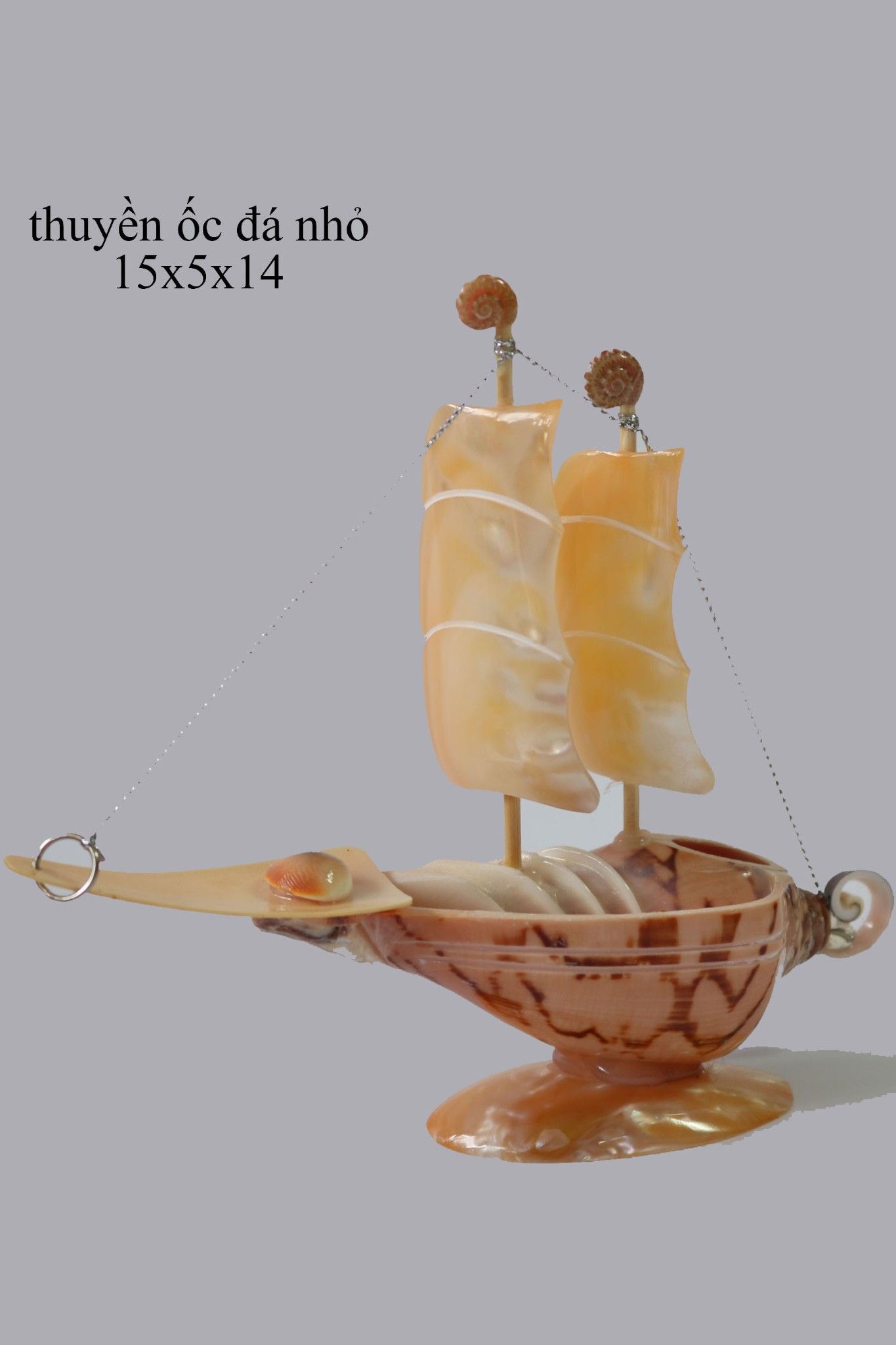 Thuyền ốc đá nhỏ