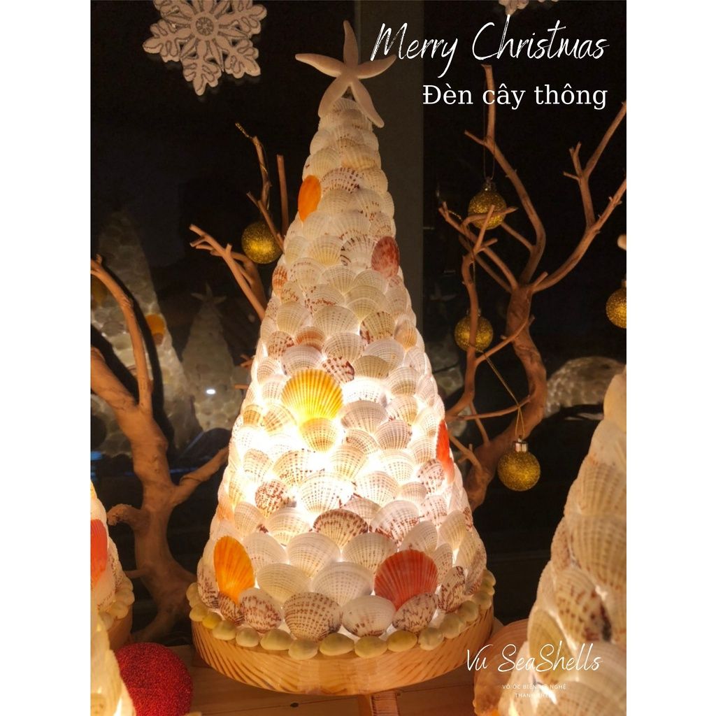 Đèn cây Thông Giáng Sinh - làm thủ công từ vỏ ốc - 20x40cm