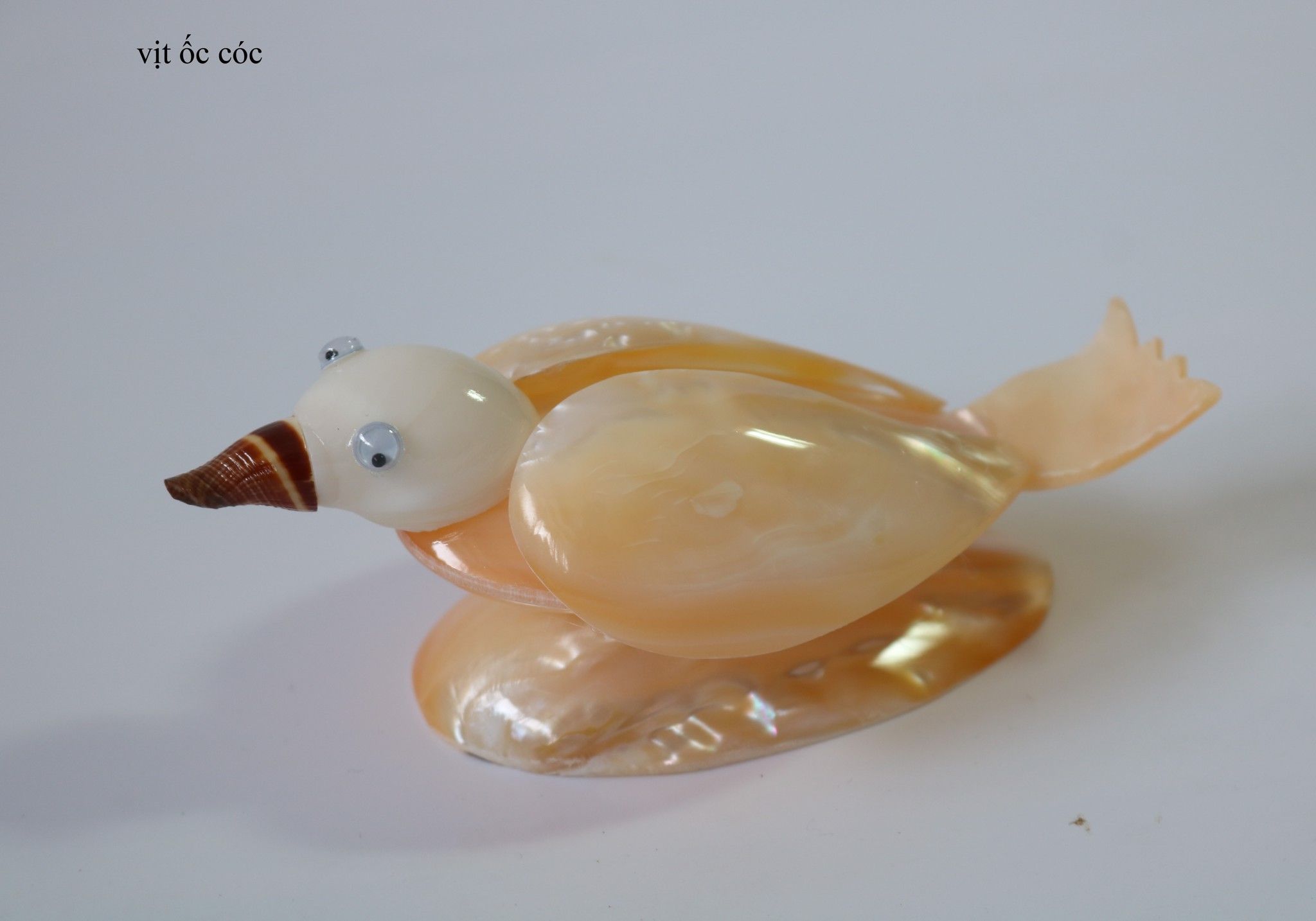 vịt làm bằng vỏ ốc