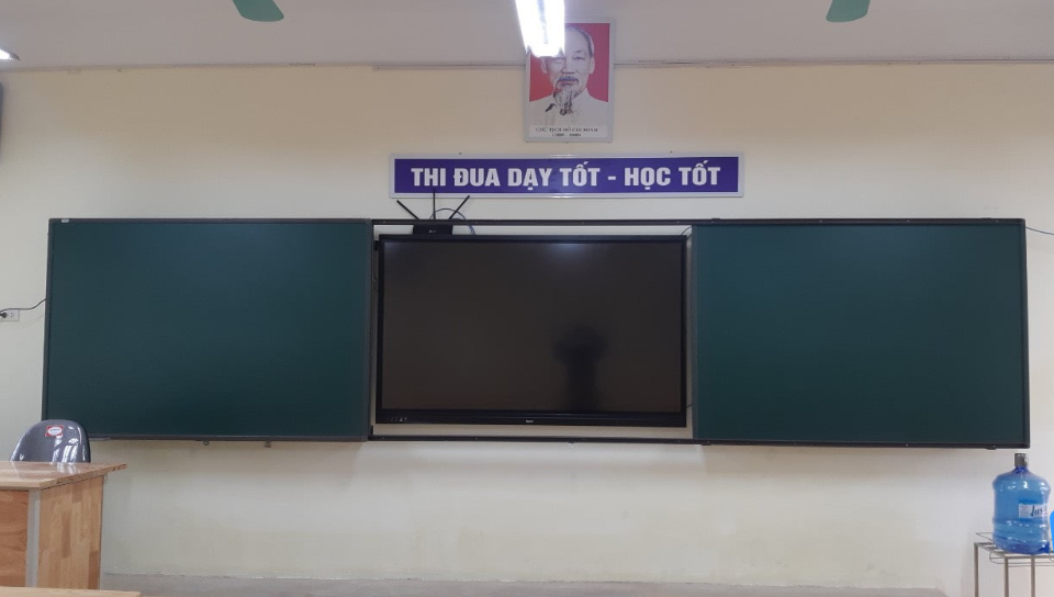 Hệ bảng trượt ngay liền khối 2 cánh trượt kết hợp tivi.