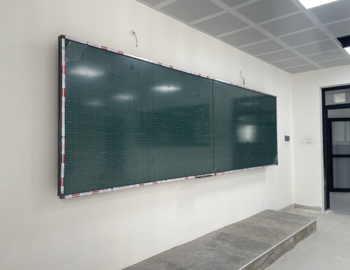 Hệ bảng trượt ngay liền khối 2 cánh trượt kết hợp tivi.