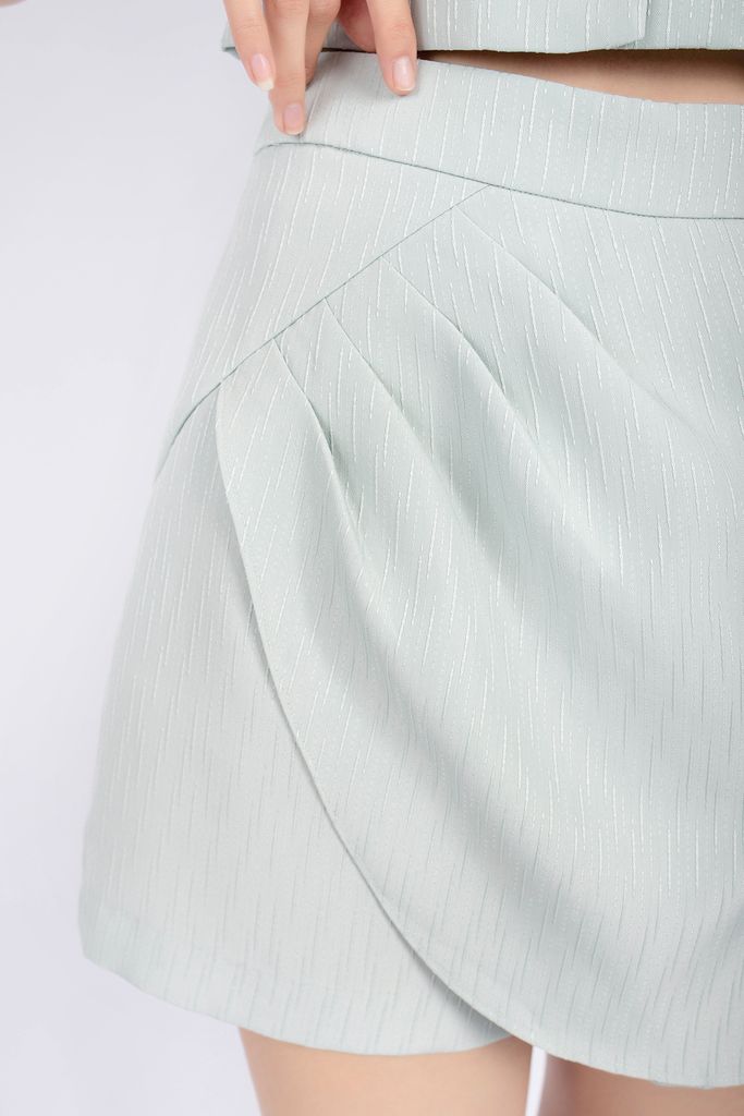 BQN32779 - Quần short công sở vải thô dáng suông thân trước giả váy vạt lệch xếp nhún khóa thân sau - PANTIO