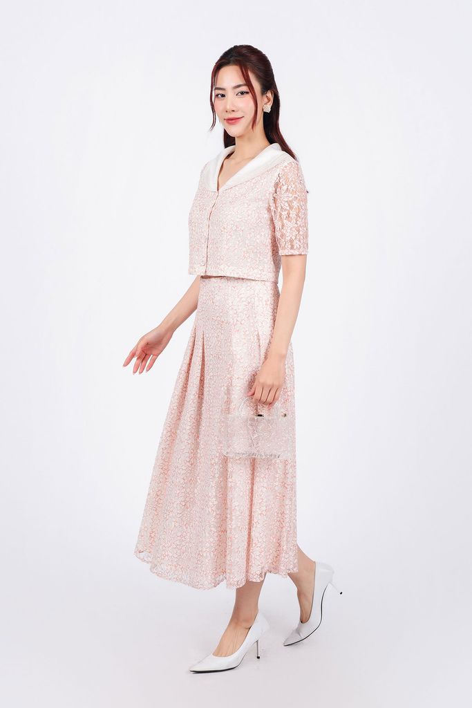 BAK73210 - Áo kiểu dạo phố vải ren hoa hai lớp lót tơ dáng lửng cổ kiểu tay cộc cài khuy trước - PANTIO