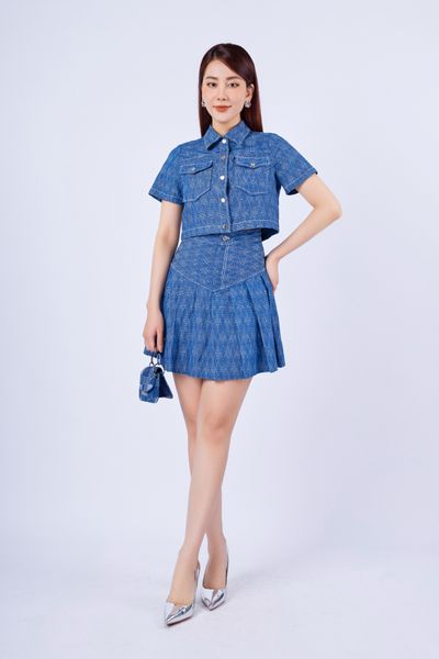 BAS33041 - Áo kiểu dạo phố vải denim dáng croptop có lót vải habutai cổ đức cài cúc phối túi hộp trang trí - PANTIO