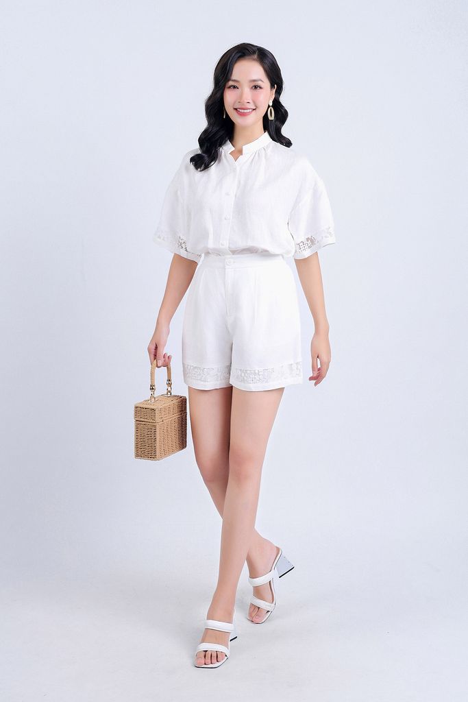 BAS33134 - Áo kiểu dạo phố vải Linen dáng suông cổ tàu phối ren tạo kiểu tay loe - PANTIO
