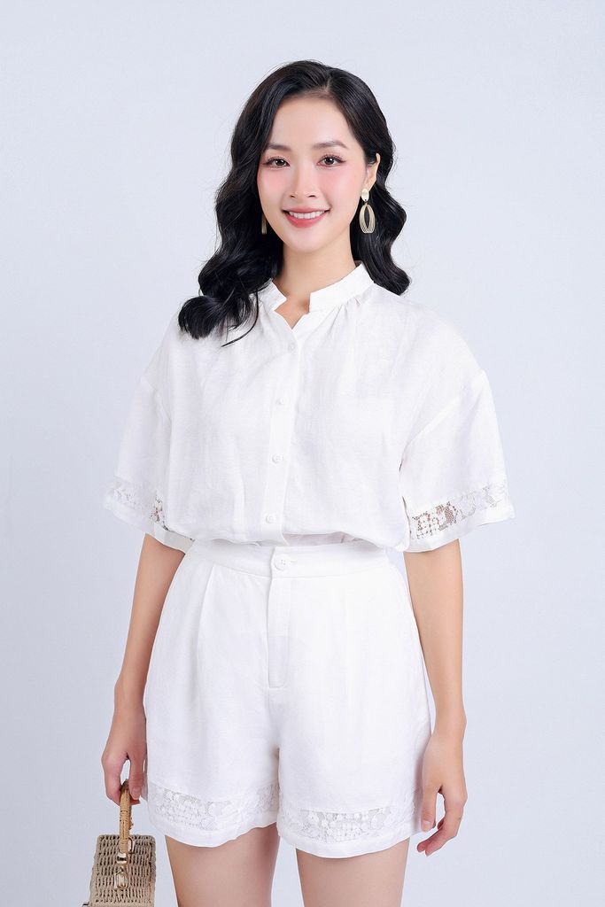 BAS33134 - Áo kiểu dạo phố vải Linen dáng suông cổ tàu phối ren tạo kiểu tay loe - PANTIO