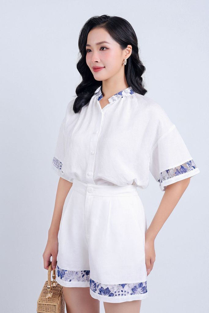 BAS33134 - Áo kiểu dạo phố vải Linen dáng suông cổ tàu phối ren tạo kiểu tay loe - PANTIO