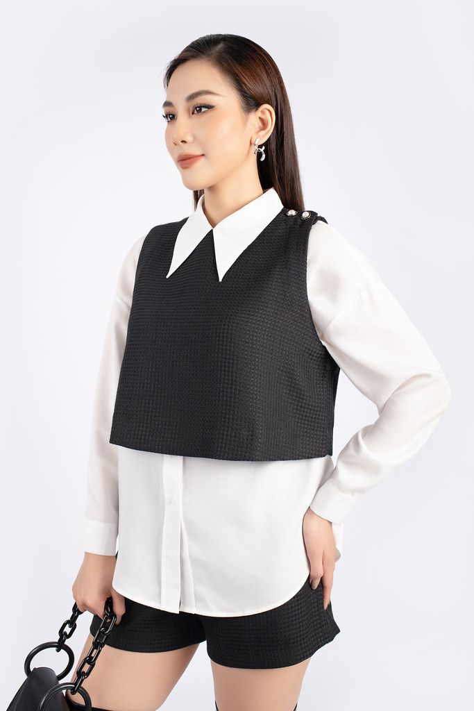 BAS72681 - Áo kiểu dạo phố vải dạ dáng croptop cài cúc ngọc trai bên vai - PANTIO