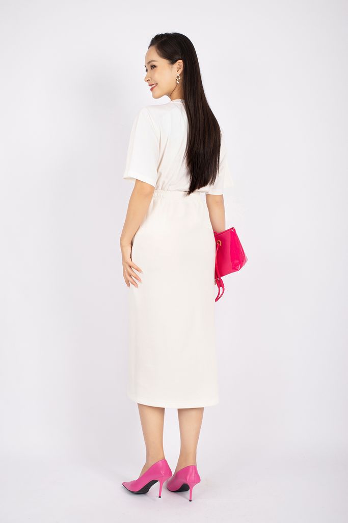 BAT92723 - Áo thun dạo phố vải cotton dáng suông thân ngực in họa tiết trang trí - PANTIO