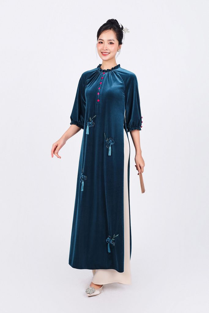 BDA50168 - Áo dài dáng suông vải nhung cổ tròn tay lửng ngực áo đính khuy bọc tạo kiểu thân áo phối tua rua thời trang - PANTIO