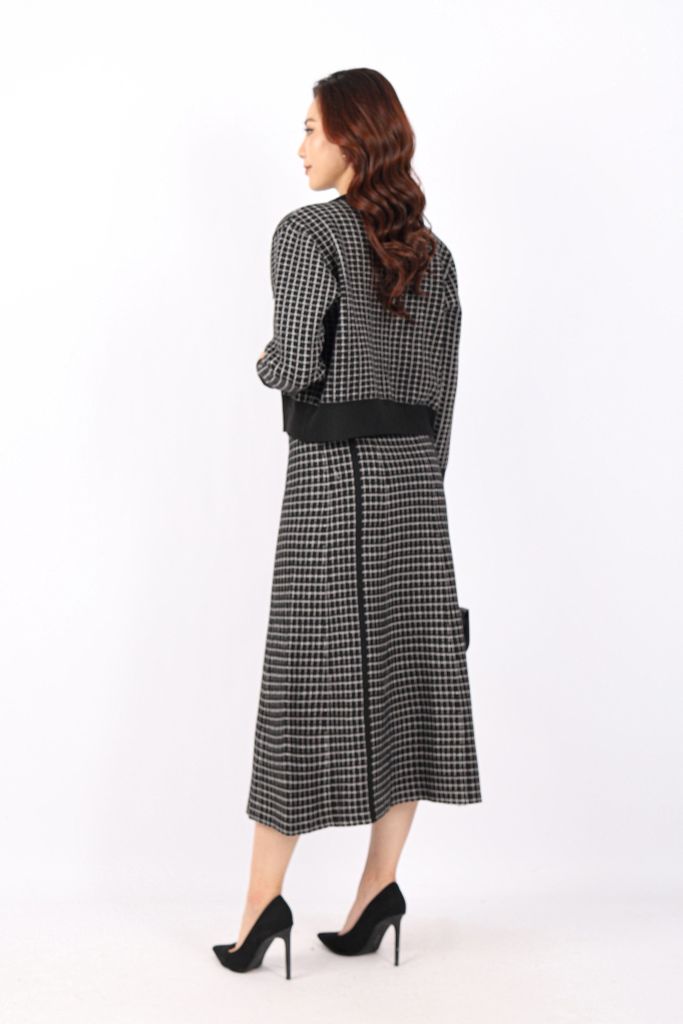 BOL386 - Áo len cardigan cao cấp dáng suông cổ tròn thân pha viền màu tạo kiểu cài cúc ngực phối nẹp túi giả trang trí - PANTIO