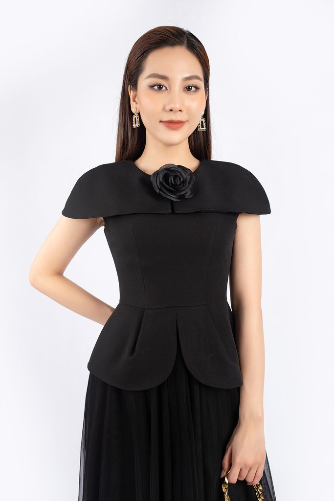 FAD7501 - Áo kiểu công sở vải thô dáng peplum vạt tròn cổ tạo kiểu vai chờm kèm hoa cài trang trí - PANTIO