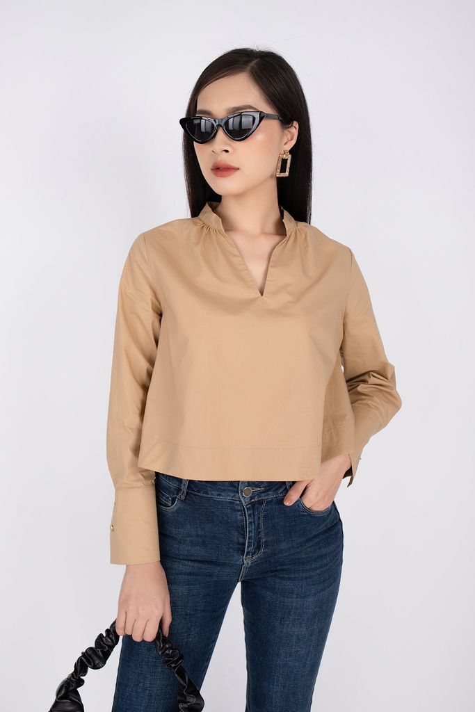 FAS33212 - Áo sơ mi dạo phố vải thô dáng croptop cổ V nẹp tay bản to - PANTIO