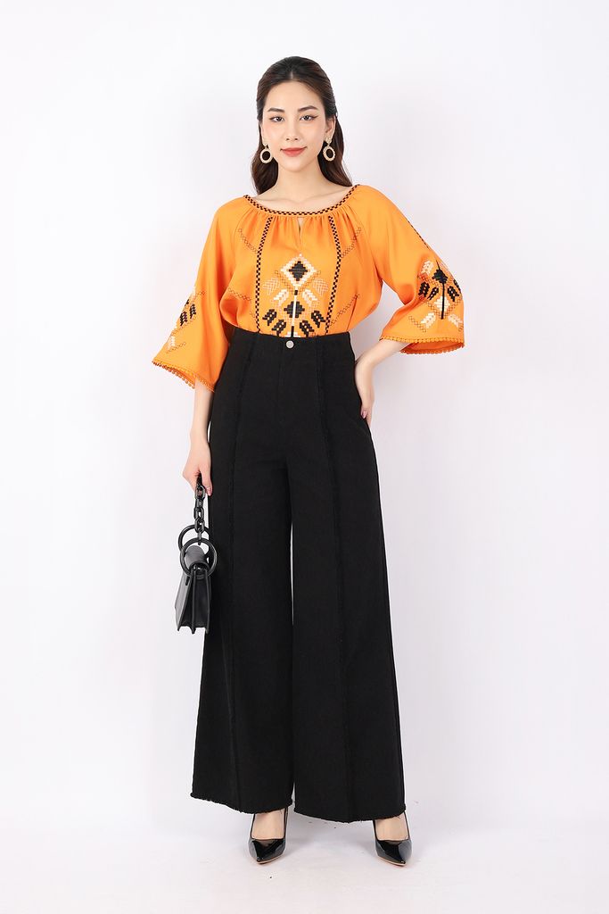 FAS33455 - Áo kiểu công sở vải thô đũi dáng suông cổ tròn rộng tay loe thân phối hình thêu trang trí - PANTIO
