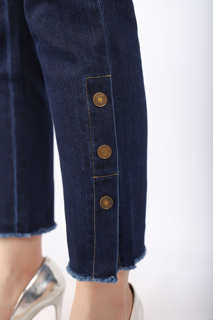 FQB149 - Quần jean dạo phố vải denim dáng ôm ống đứng gấu rút tua rua đính cúc trang trí - PANTIO