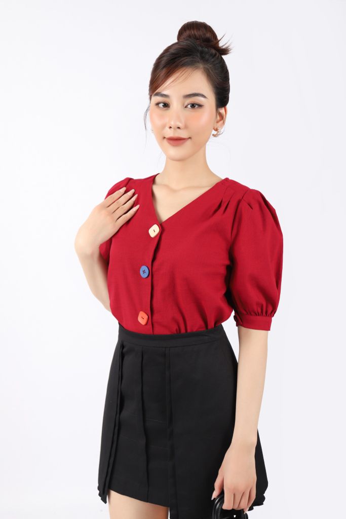 FAS53582 - Áo kiểu dạo phố vải linen dáng croptop cạp bo chun cổ V đính cúc màu trang trí - PANTIO