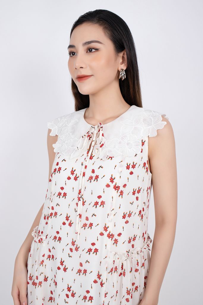 FDC33459 - Đầm công sở vải chiffon dáng suông xếp nhún bên hông cổ pha bèo thêu ren - PANTIO